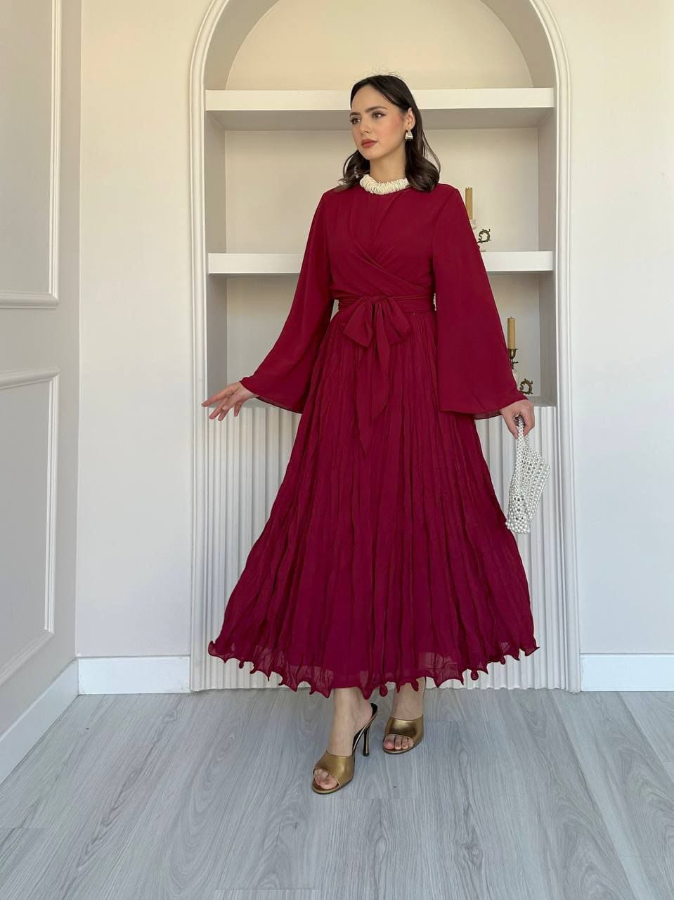 Robe Longue Ceinturée Élégante