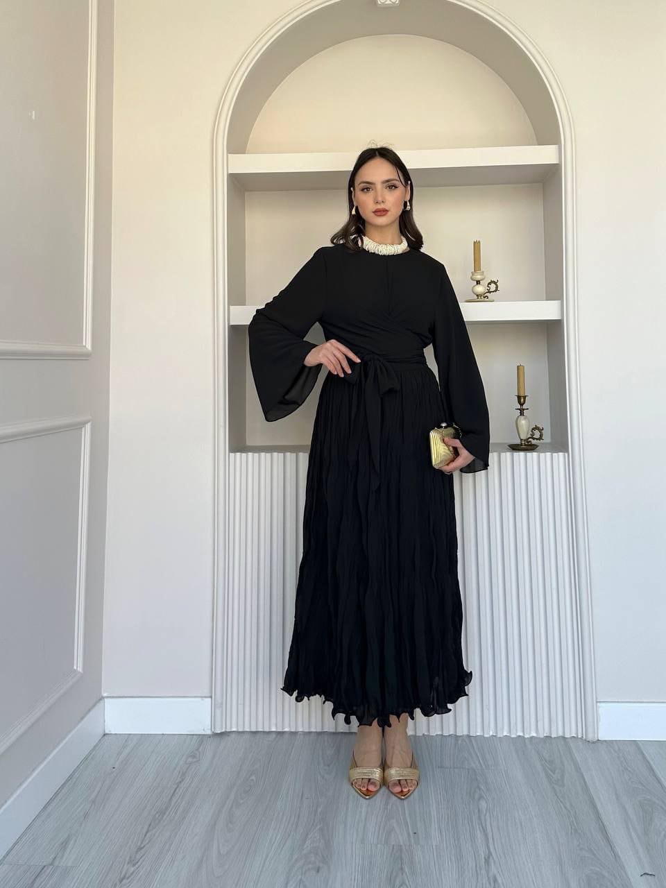 Robe Longue Ceinturée Élégante