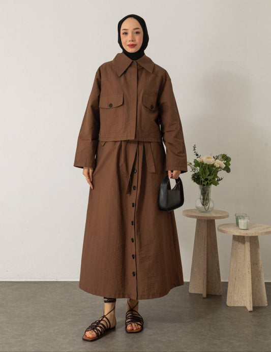 Tailleur jupe à poches détaillées